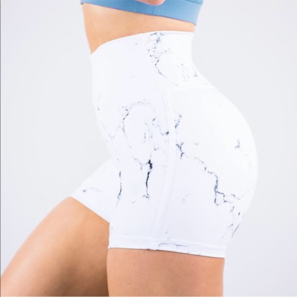 Buffbunny White onyx shorts